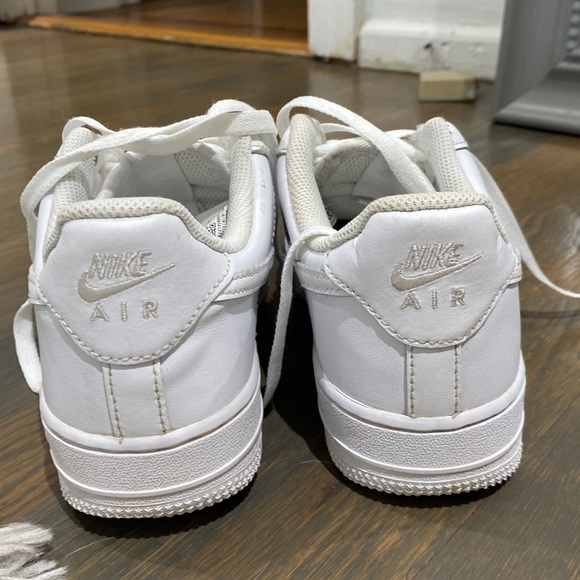 White size 7 air forces - Picture 4 of 8